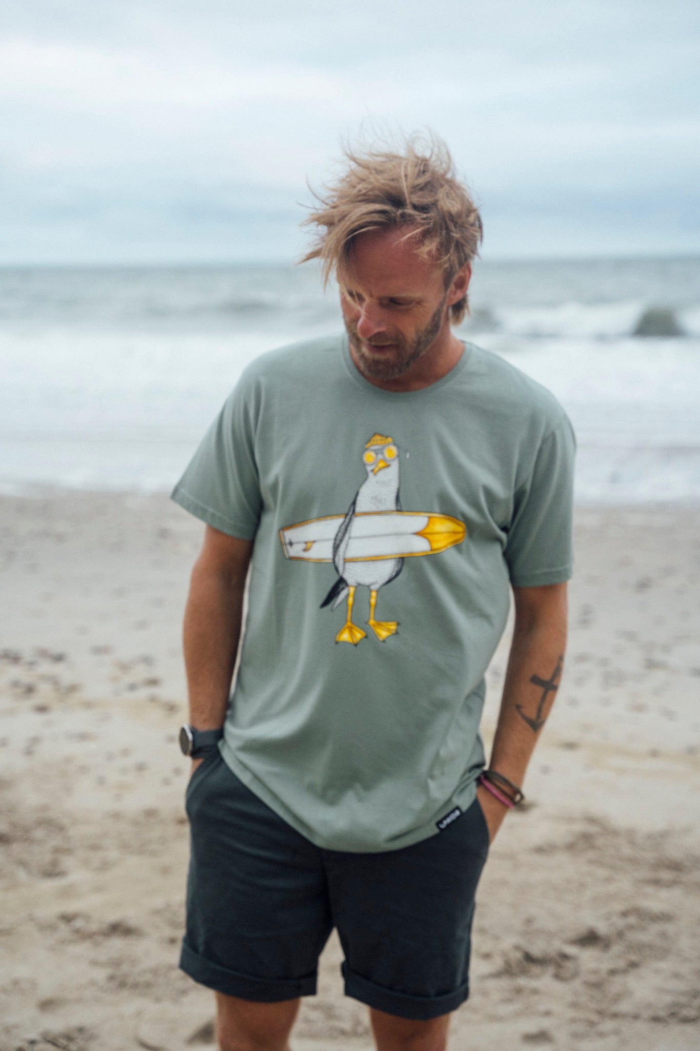 Surfing Seagull T-shirt (Green Bay)