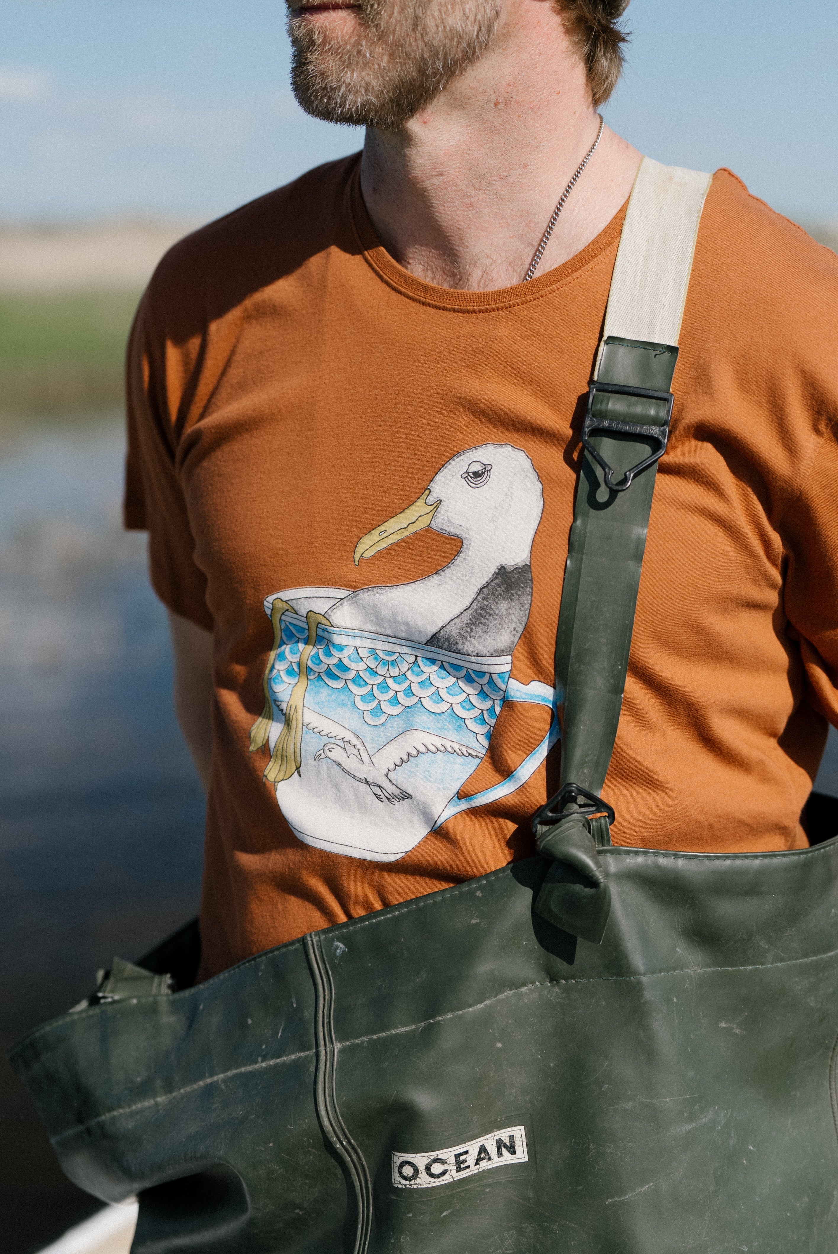 Seagull in a Cup T-shirt - Mocha Bisque