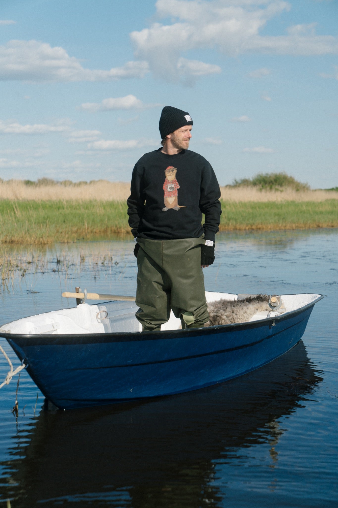 LAKOR An Otter Coffee Crewneck Sweatshirt Moonless Night