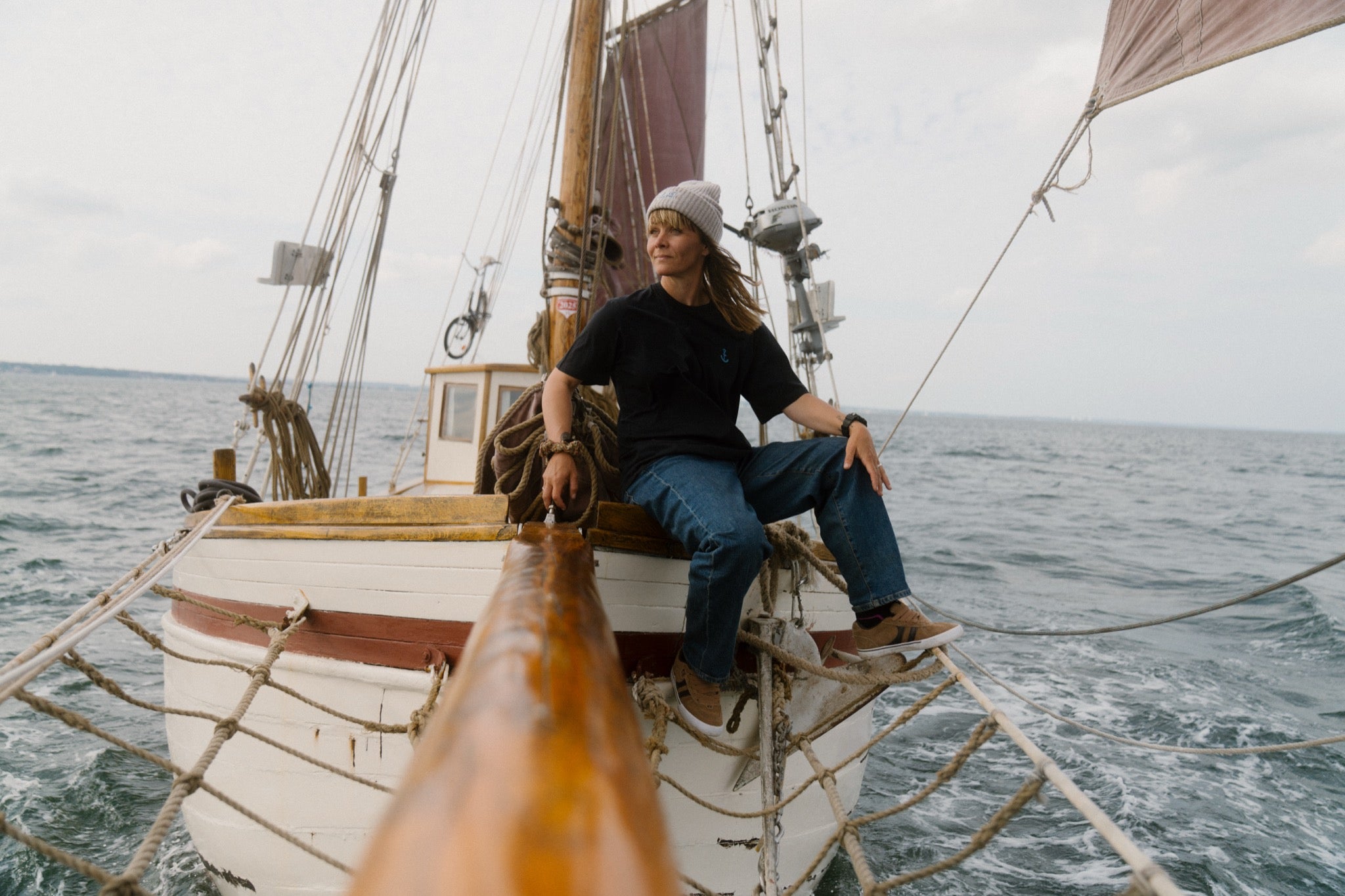 LAKOR Back Flipping T-shirt T-Shirt Moonless Night