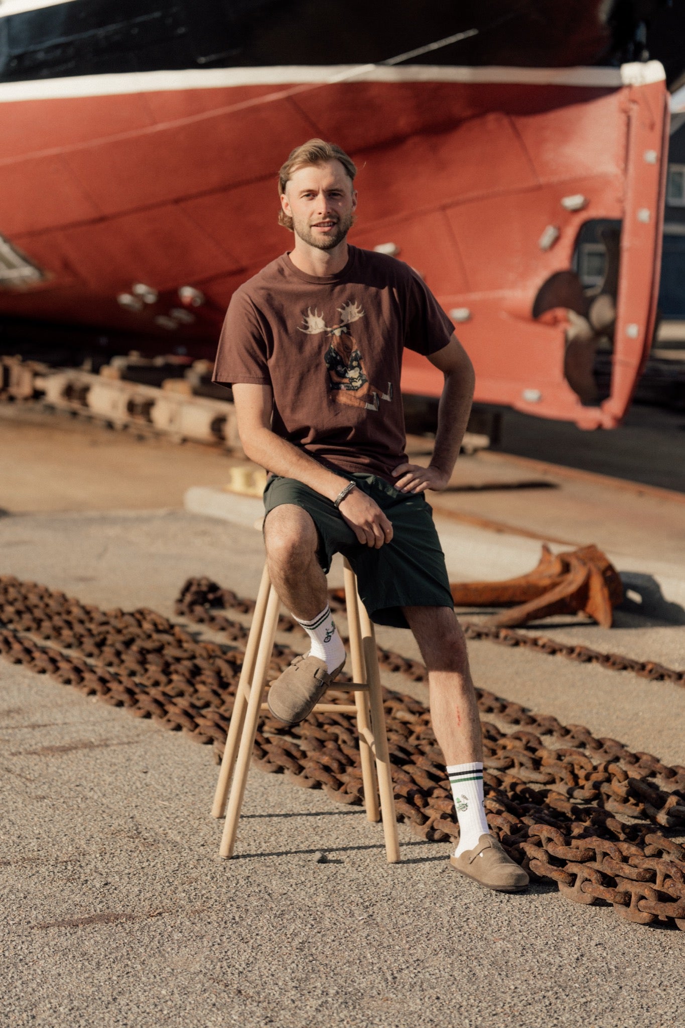LAKOR Booze Moose T-shirt T-Shirt Chicory Coffee