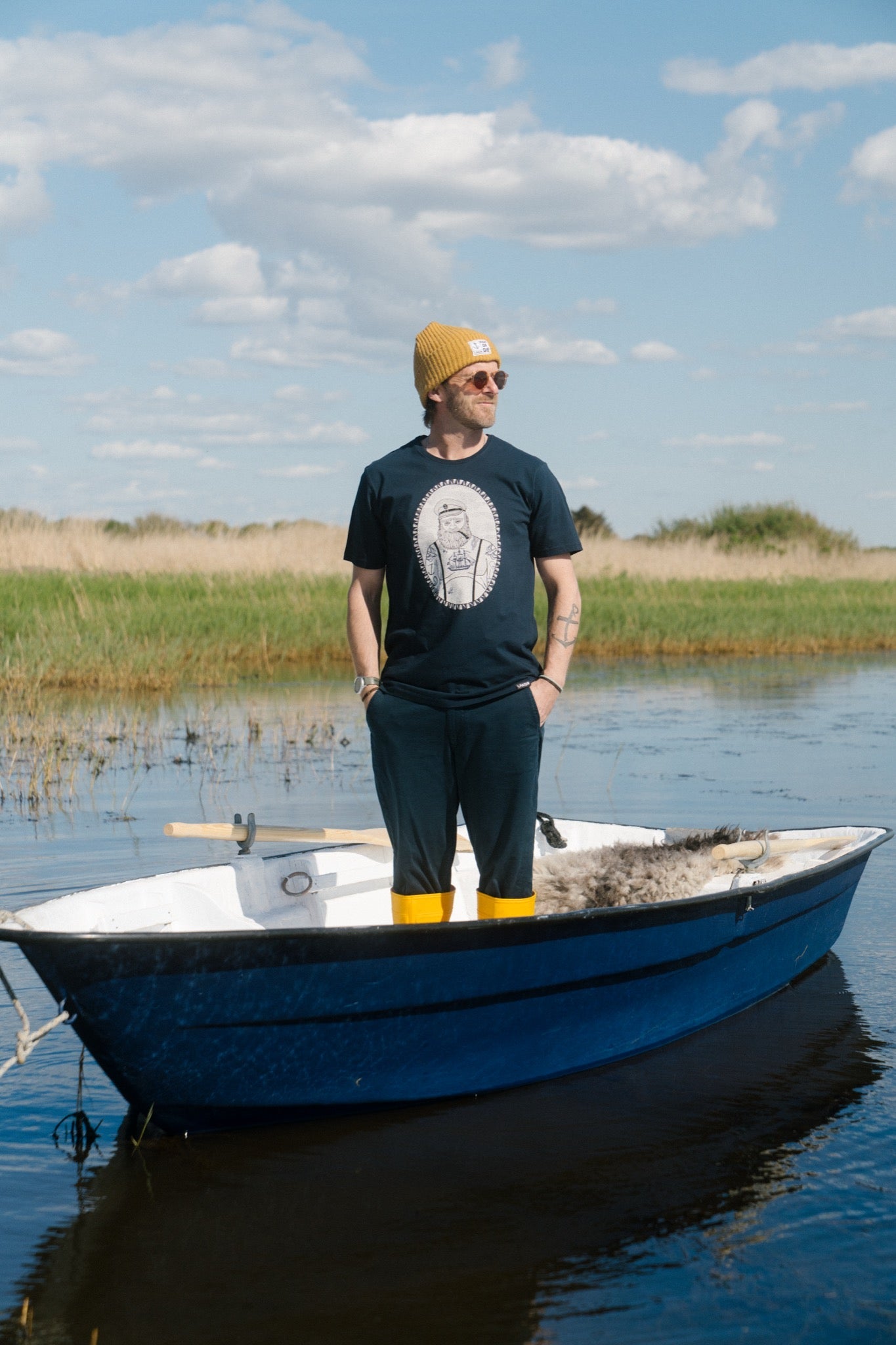 LAKOR Dad Bod T-shirt T-Shirt Blueberry