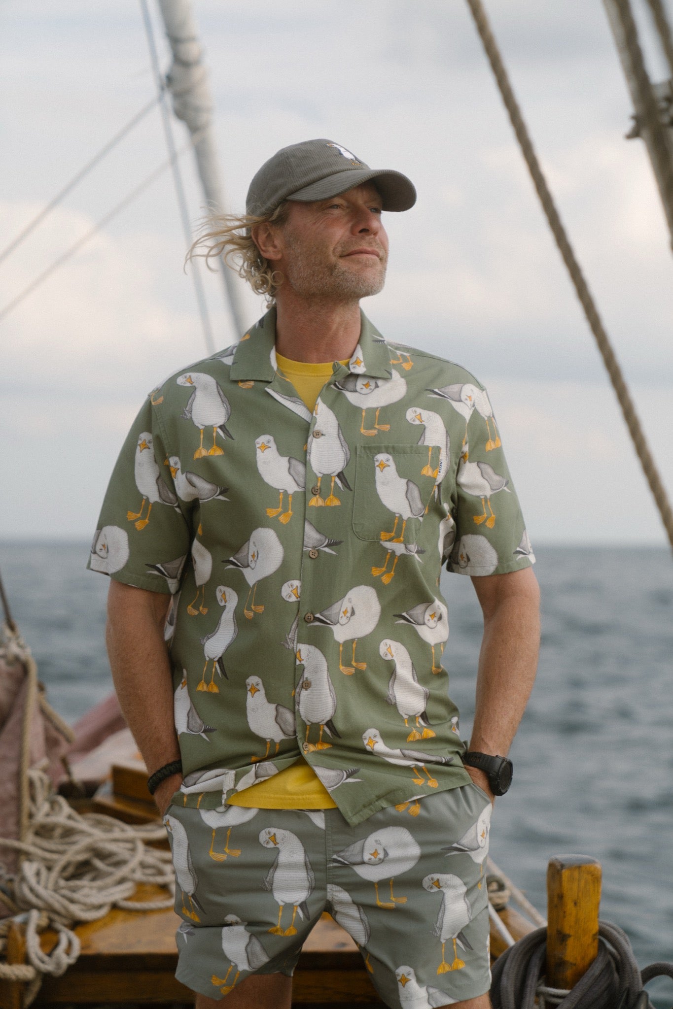 LAKOR Flipping The Bird Short Sleeve Shirt Short Sleeve Shirt Sea Spray