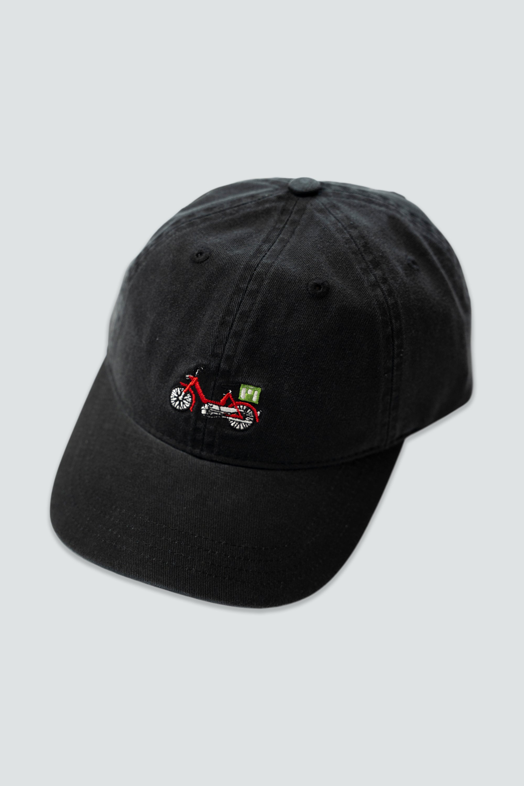 LAKOR Red Maxi Cap Headwear Black