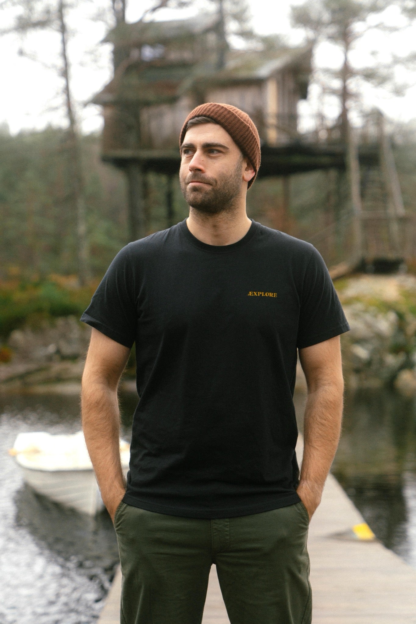 LAKOR Room with a View T-shirt T-Shirt Moonless Night