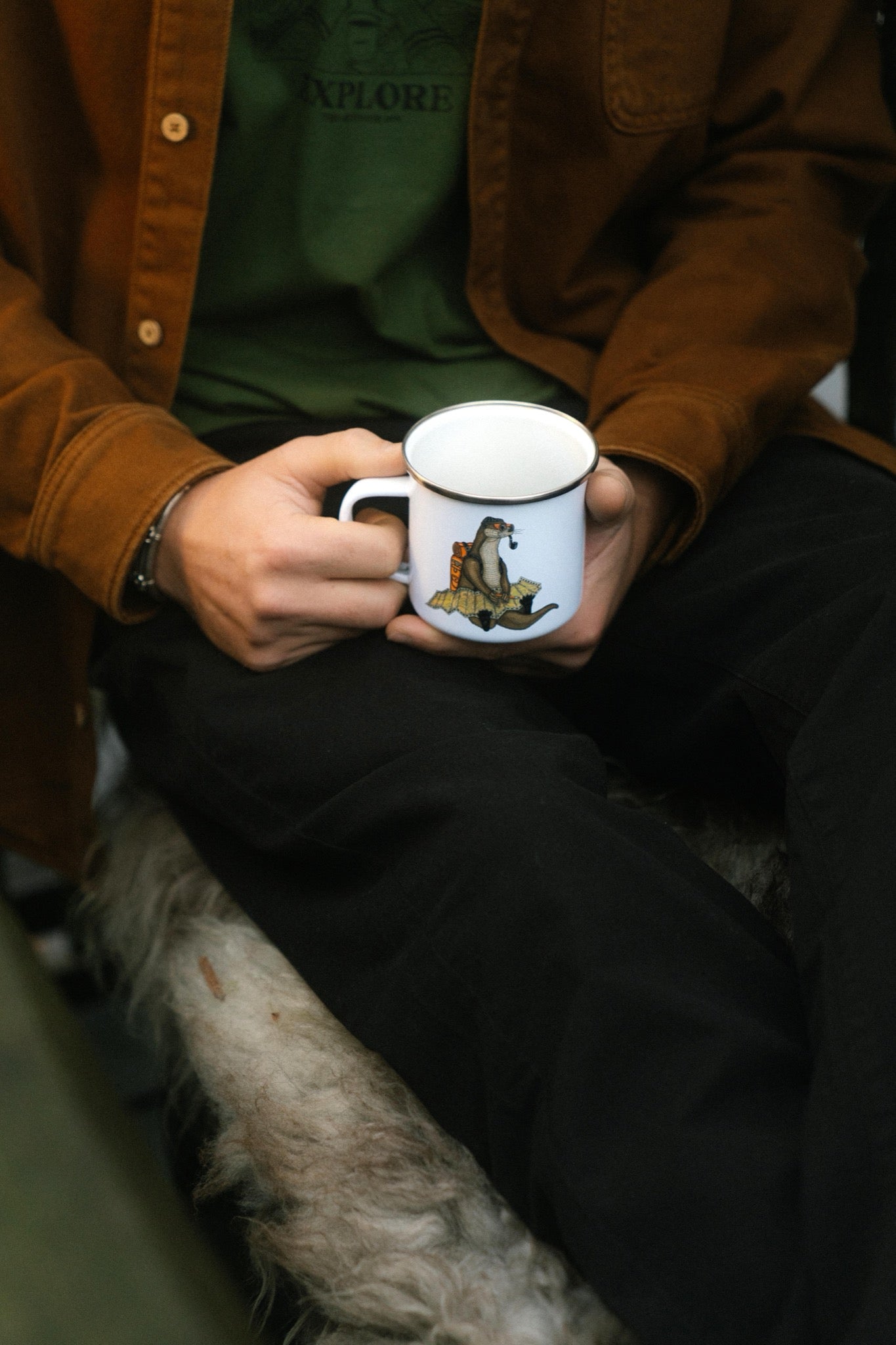 LAKOR The Otter Way Emaljekrus Mug White