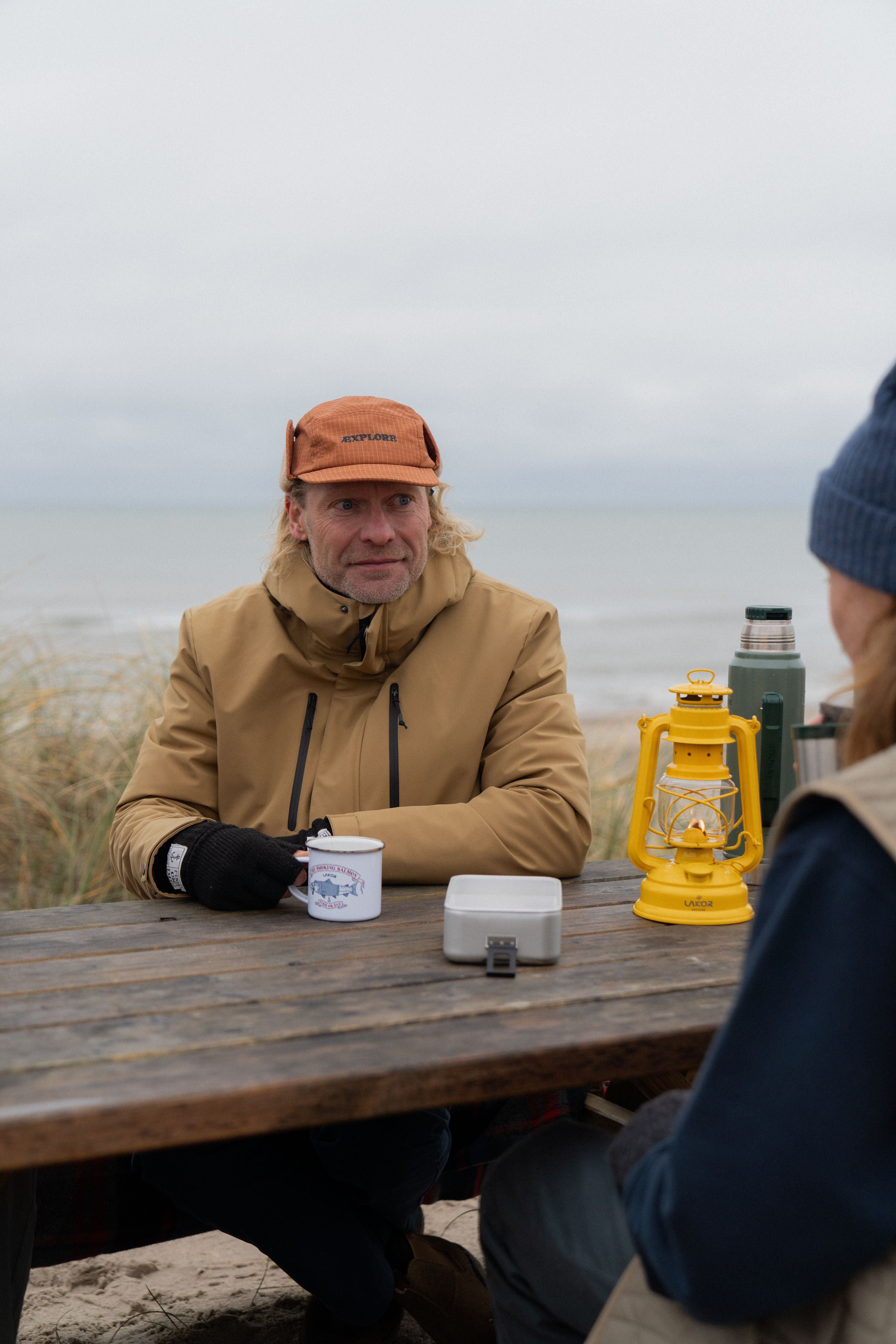 LAKOR The Smoking Salmon Emaljekrus Mug White