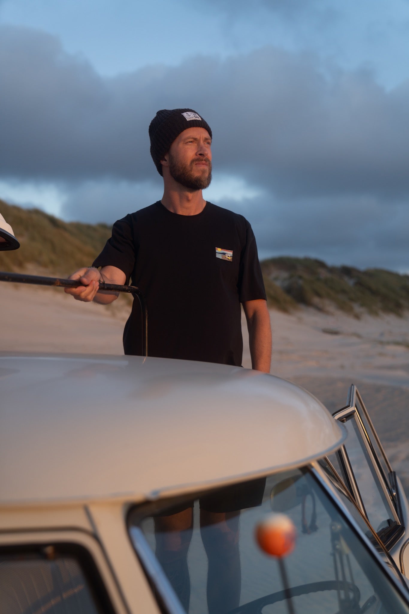 LAKOR Trippin' T-shirt T-Shirt Moonless Night