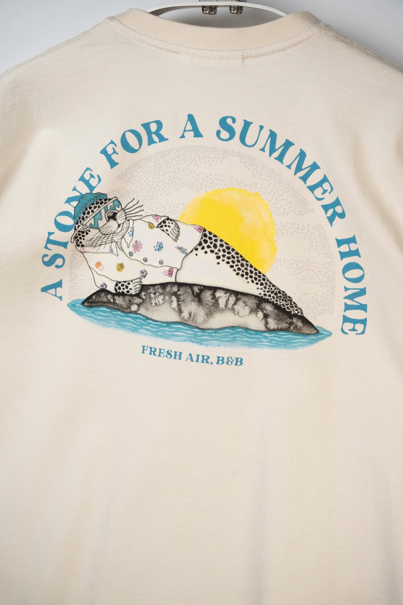 LAKOR VACATION Stone Back T-shirt T-Shirt Rainy Day